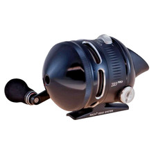 ZEBCO OMEGA PRO Z03 3.4:1 Gear Ratio w 10 lb Line 7 BB Spincast Reel 19 ipt NIB