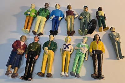 Lot 13 LAKESHORE LEARNING Community Block Play People Figure Differing Abilities