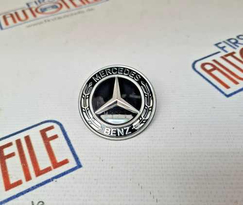 Original Mercedes-Benz Stern für Stoßstange vorne schwarz Emblem A0008172205