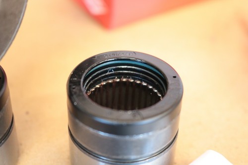 2016-2023 Ford F250 F350 4X4 Front Axle Seal And Greaseable U Joint Both Sides - Picture 4 of 12