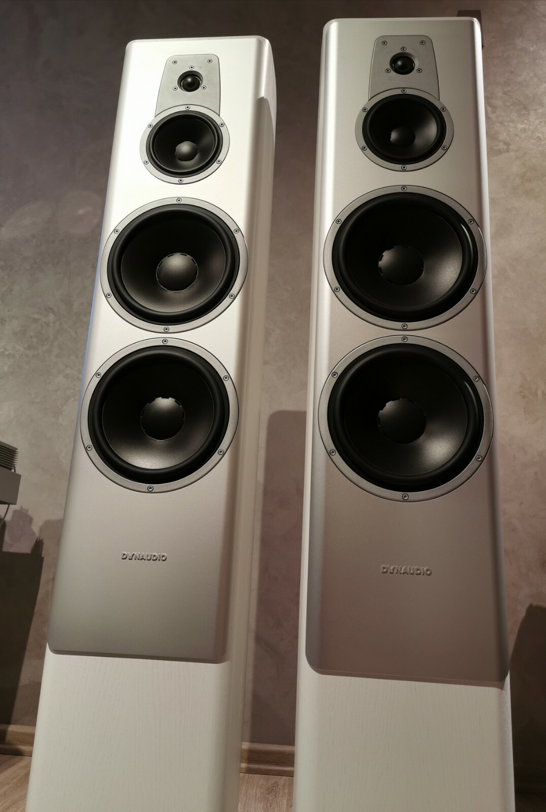 dynaudio contour 60