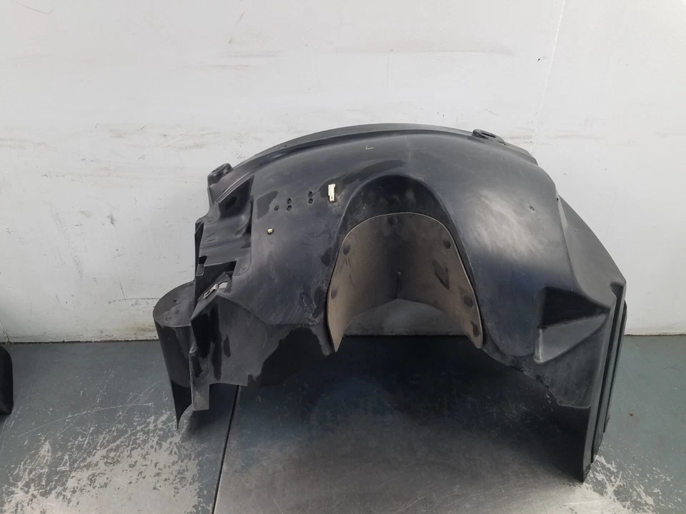 Grand Marquis/Corwn Vic Victoria 2003 guardabarros interior delantero derecho forro #4659 L3 Foto 2 de 4