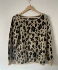 NY Collection Women Sweater Size Medium Animal Cheetah Print Soft Fuzzy Top
