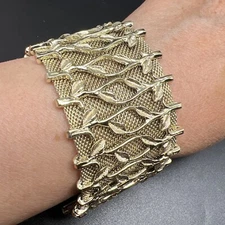 Vintage Wide Branch Link Gold tone 7” Bracelet 4673