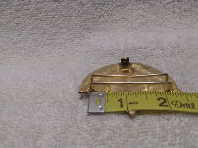 Mimi di n 1982 Belt Gold Tone Triple Leaf Engraved Signed  display picture 3