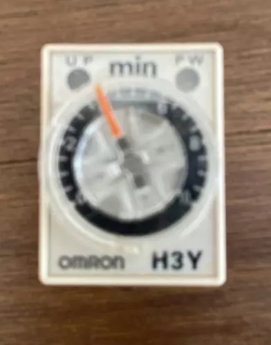 OMRON H3Y-4 Timer Relay 0-10min 110VAC 3A