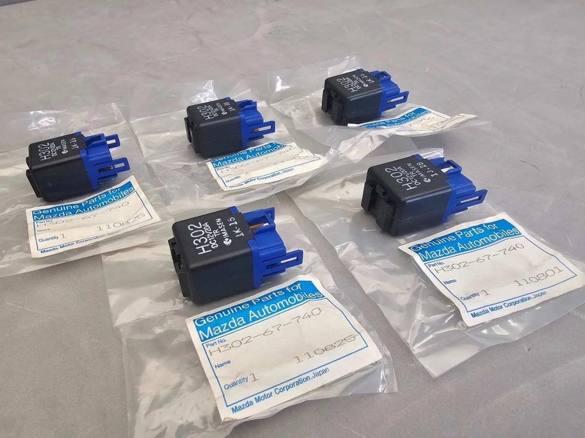 Lot of 5 Genuine Mazda H272 Main Relay Fuse DV12V20A - H272-67-740