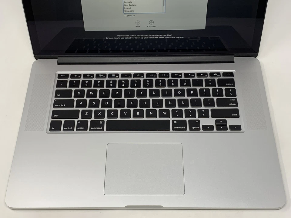 MacBook Pro 15 Retina Late 2013 2.3 GHz i7 16GB 1TB SSD Excellent Condition - Image 2 of 4