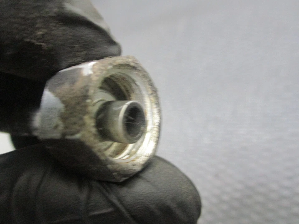 Subaru SVX 1992 - Tubo de línea de CA (de Evap. Núcleo a secador receptor) Foto 4 de 4