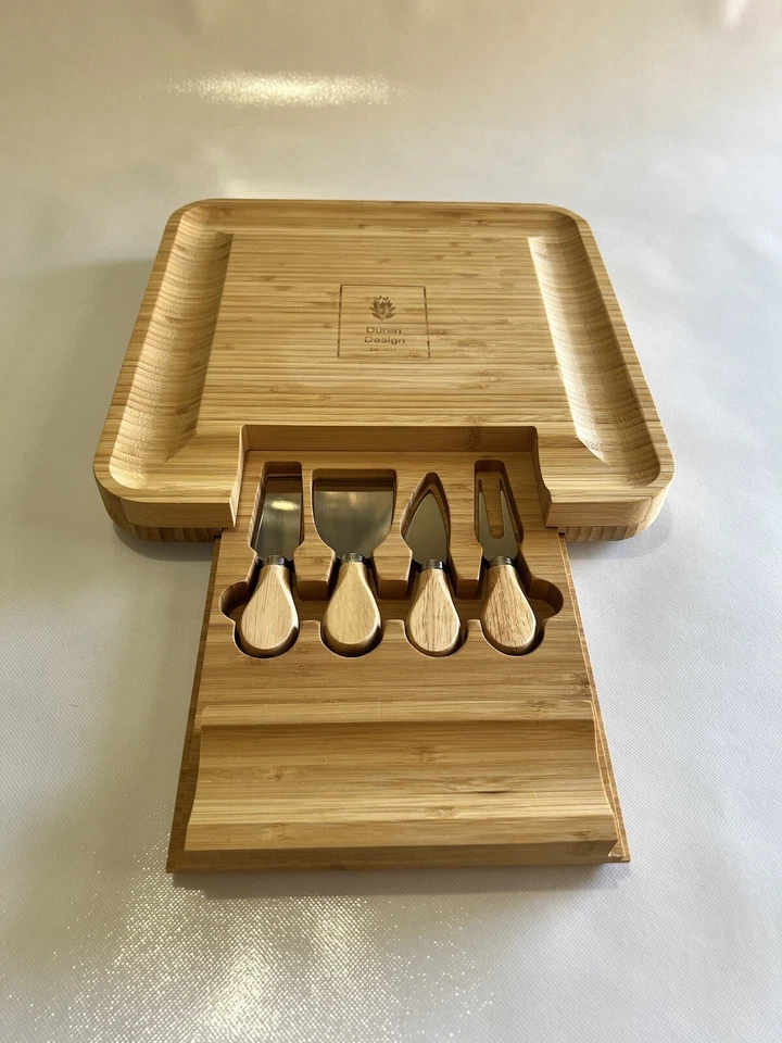 Juego de regalo de tabla de queso charcutería de bambú cuchillos de queso de acero inoxidable cuchillo de 4 piezas Foto 4 de 4