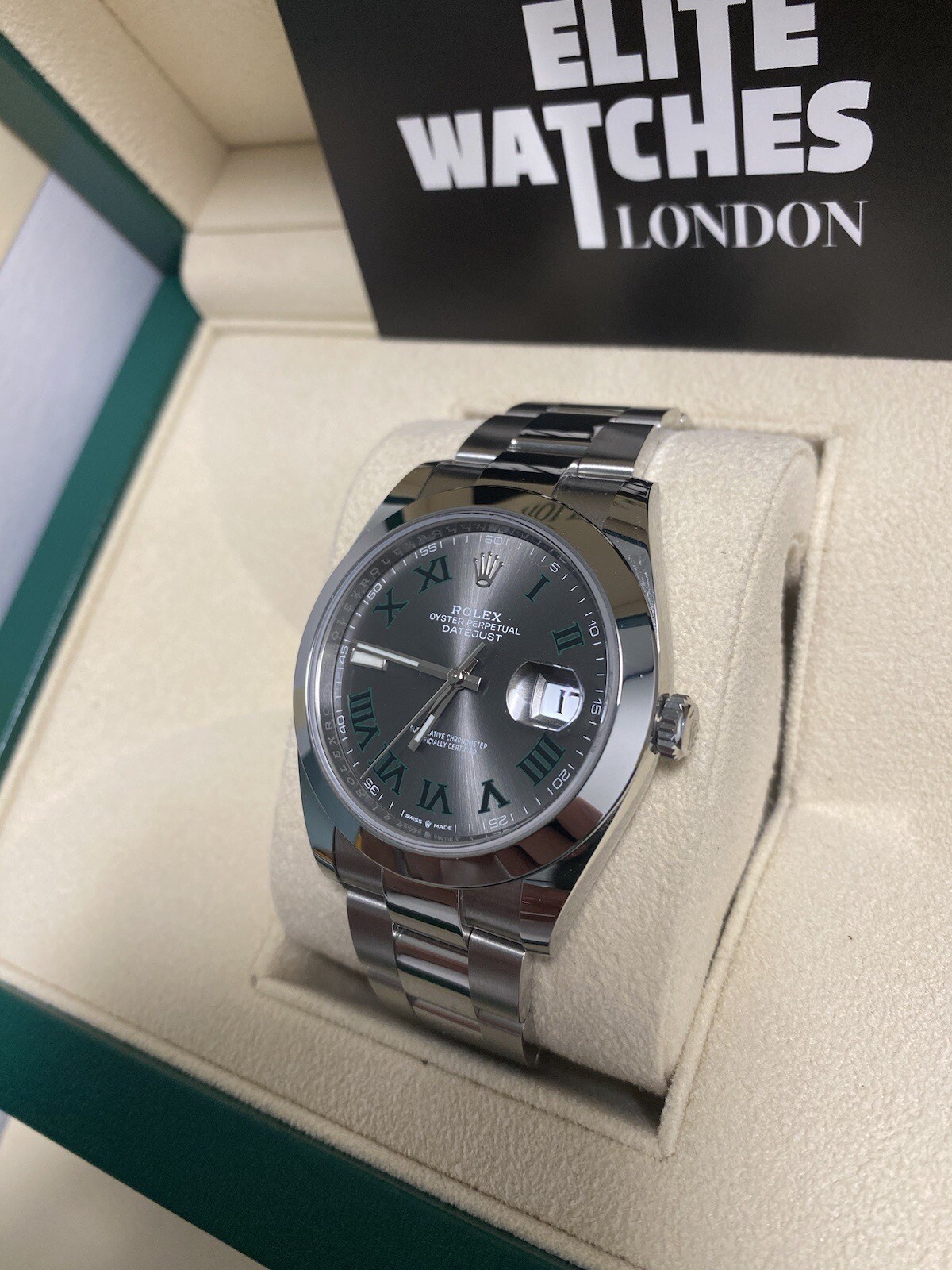 Rolex Datejust 41 126300 Wimbledon Dial Oyster 2023 Box And Papers image 5