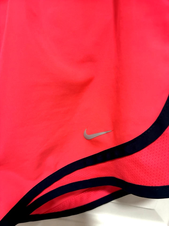 "Corto de running para mujer Nike Dri-fit Tempo 3"" rojo/negro talla mediana" Foto 2 de 4