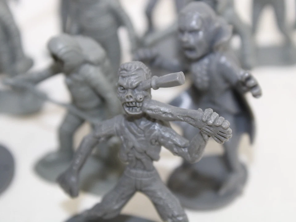 Lote de 70 figuras de plástico MPC vintage años 60 70 astronautas, monstruos, astronautas Foto 4 de 4