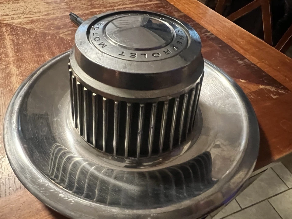 Tampas de centro de roda GM 3925805 1968-1982 Chevrolet Rally Camaro Corvette - Imagem 4 de 4