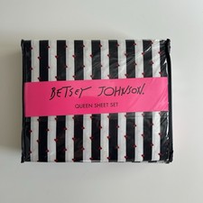 NEW Betsey Johnson 4 Pc Queen Sheet Set Hearts Valentine  s Day