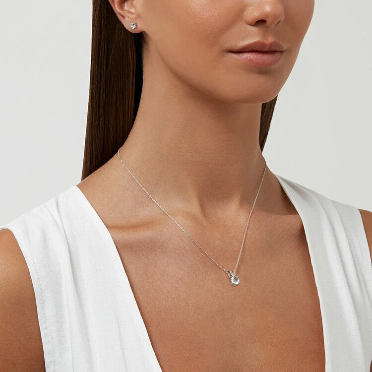 Round crystal pendant online necklace