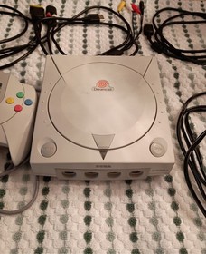 Sega Dreamcast Console (HKT-3020) w/ Controller, Memory Card, Video/Power Cables