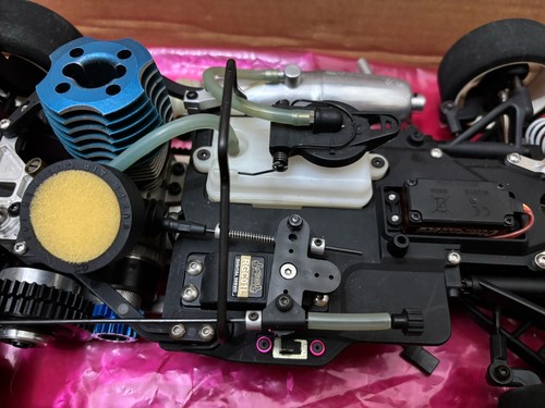 YOKOMO 1/10 R/C 4WD GP GT-4R RACING CAR WITH TARD GT-ONE BODY - Picture 11 of 18