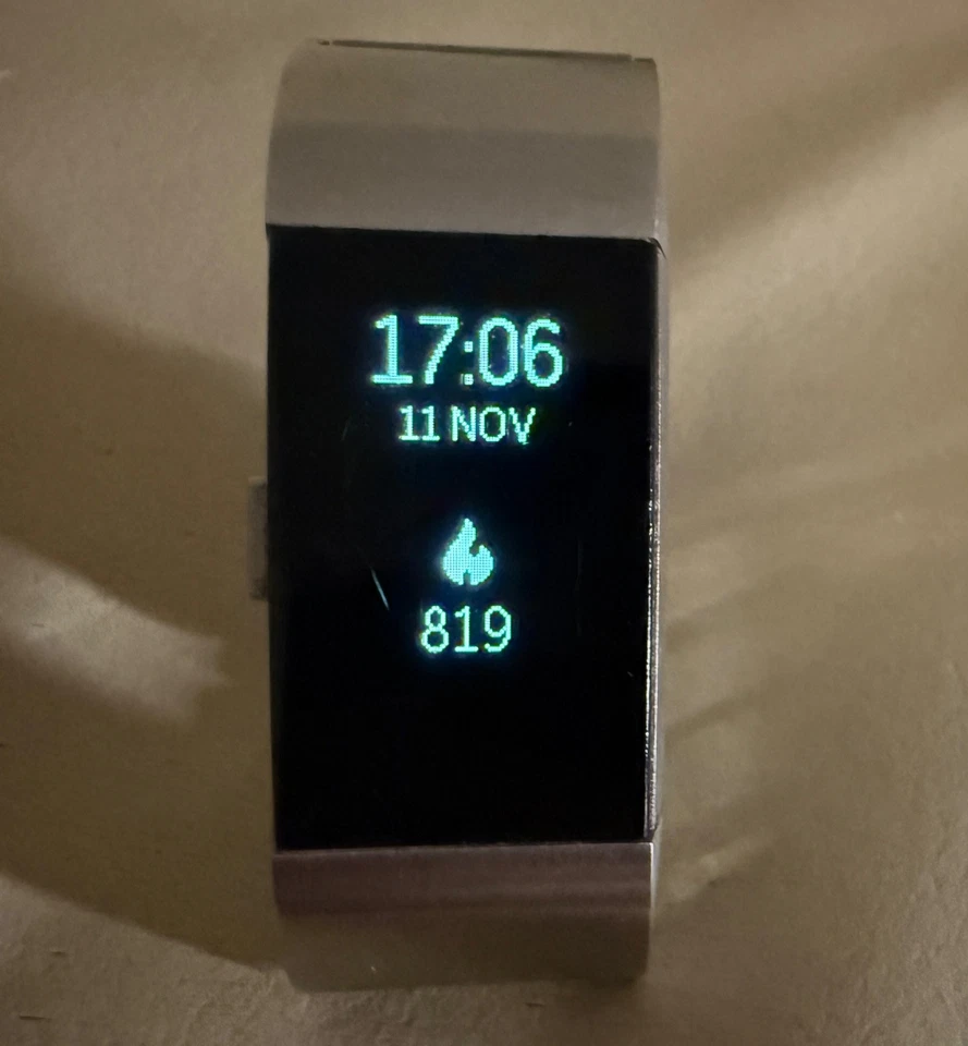 Fitbit Charge 2 Unisex Aktivitätstracker in sehr gutem Zustand  - Bild 2 von 4