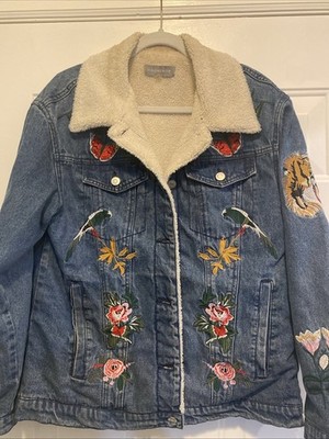Bagatelle Womens Size Medium Floral Embroidered Denim Trucker Jacket 100% Cotton
