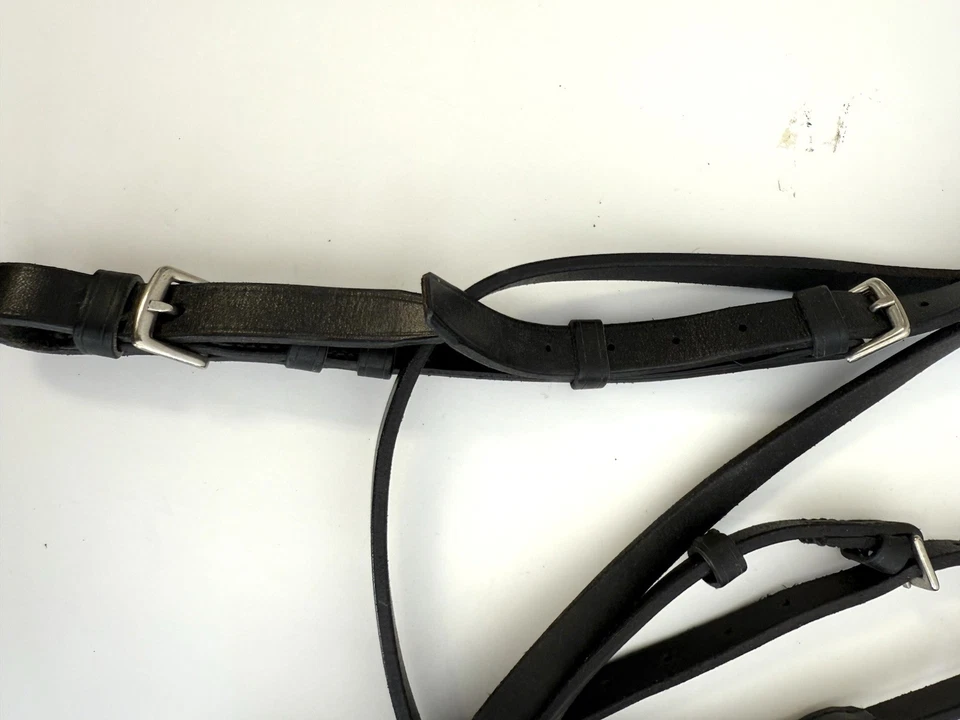Черная кожаная уздечка для лошади COURBETTE с вожжами - Изображение 2 из 4