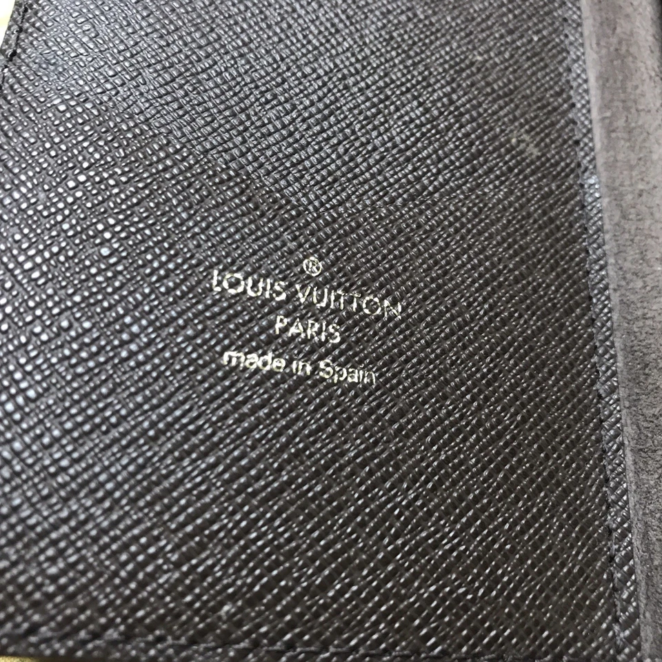 Funda Louis Vuitton con monograma para iPhone - Excelente Foto 4 de 4