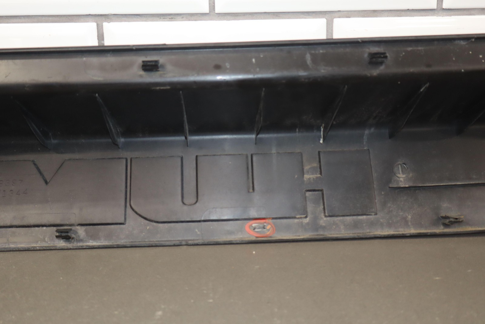 06-09 Hummer H2 SUV Rear Center Bumper Cover Section *Missing Tabs*