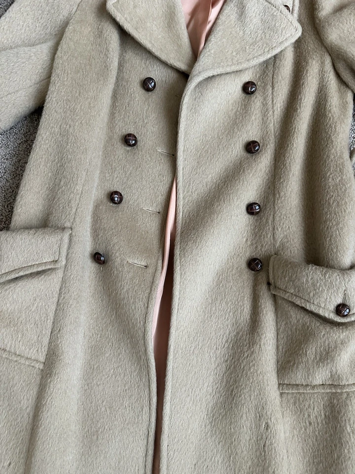 VTG Beekman Place Wool Double Breasted Coat Women M/L, Heavy, Thick, Neutral - Image 3 of 4