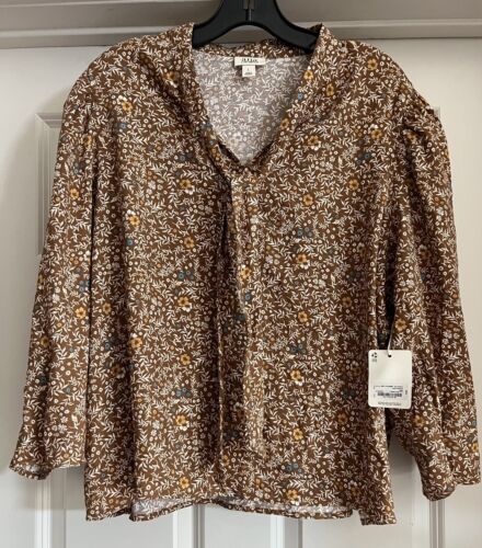 $39 a.n.a. A New Approach Mandie Floral Gold Size L Tie Neckline 3/4 Sleeve