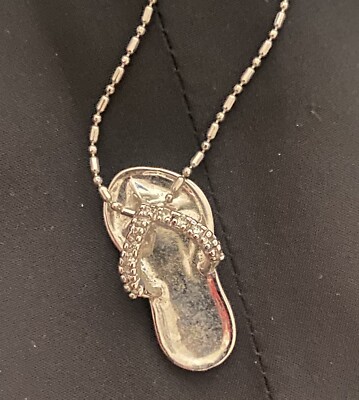 Cookie Lee silver flipflop necklace one size
