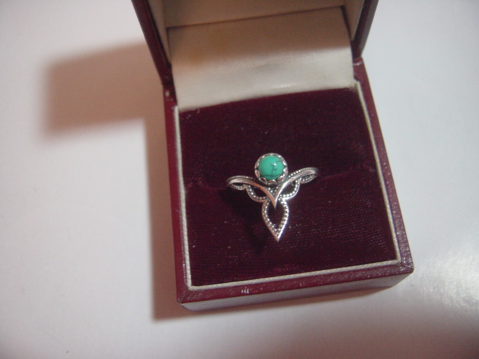 solid Silver wishbone design Ring-with greeny gen… - image 2