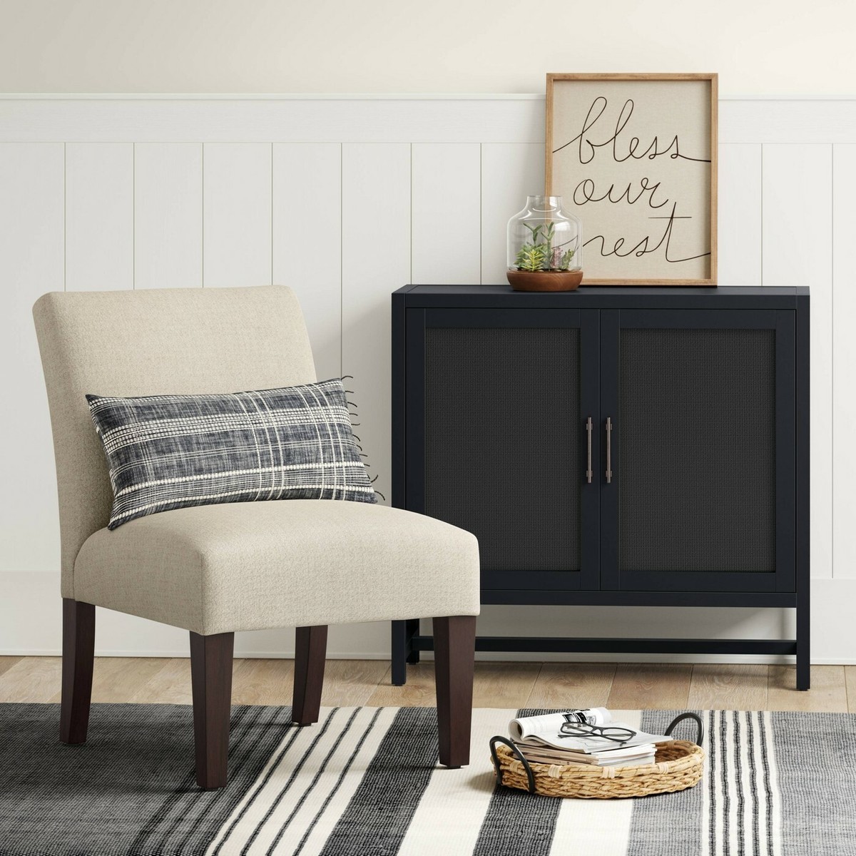 tropical  フランス語　黒枠　インクド② Warwick 2 Door Cabinet Black - Sturdy Hardwood Construction