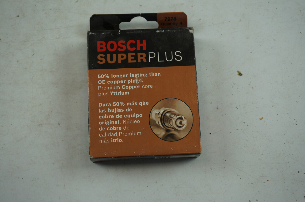 BOSCH SUPER PLUS 7978 SPARK PLUGS PACK OF 4 NOS