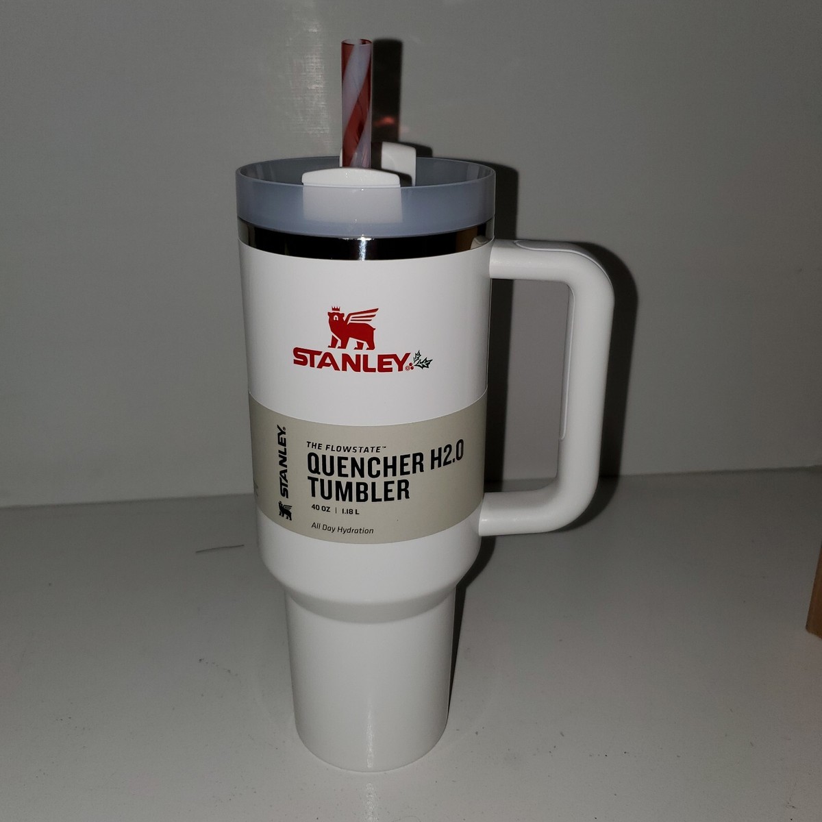 Stanley Mistletoe Twist red/white Quencher Flowstate 40 oz Tumbler