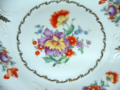 Schumann Germany US Zone SCH570 11 Inch Round Floral Vegetable