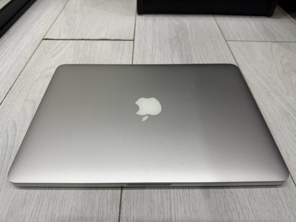 Apple MacBook Pro Retina 13.3" Early 2015 - 512GB SSD 16GB Ram - 3.1GHz Core i7 - Image 4 of 4