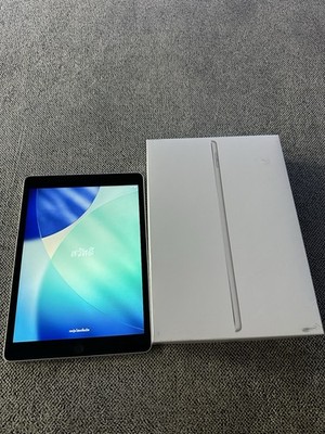 Apple iPad (9th Generation) A2603 64 GB, Wi-Fi, 10.2 in - Silver
