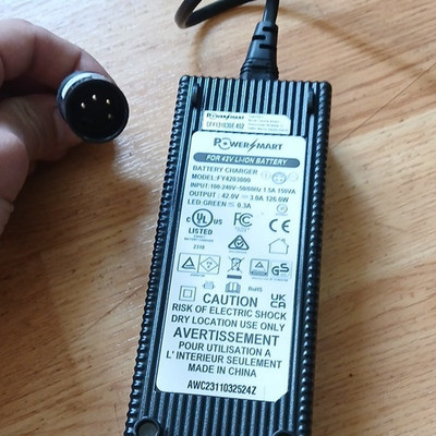 PowerSmart Batterieladegerät 42,0 V 3,0 A für 24V Li-Ion Akku WieNeu Nie Benutzt