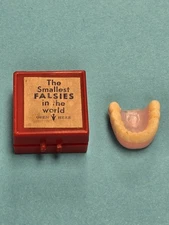 Vintage gag gift Smallest Falsies In The World false teeth in box 1"