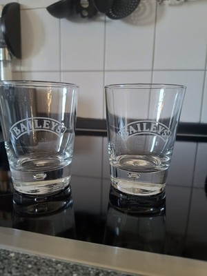 2 Baileys Likörgläser mit 4cl Markierung