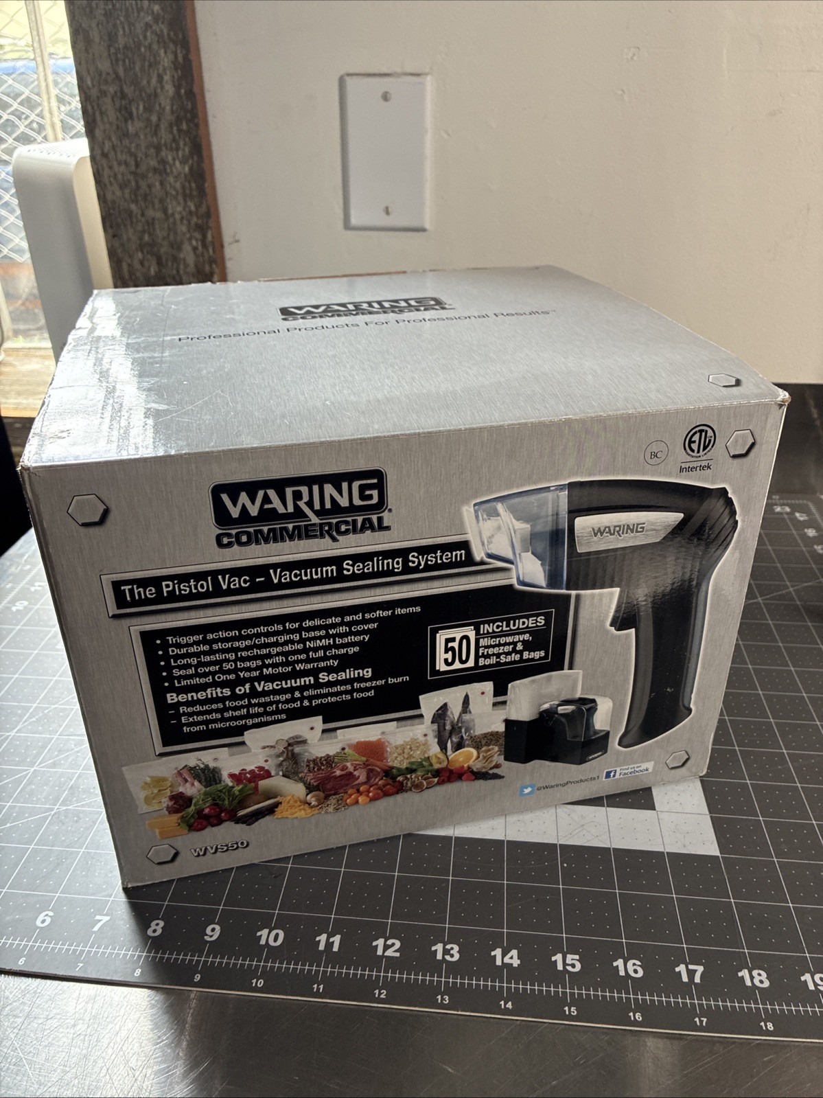 Waring Commercial Pistol Vac WVS50 Cordless Rechargeable Foo