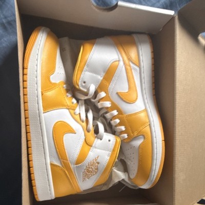Jordan Air Jordan 1 Mid White University Gold Sneaker Leather