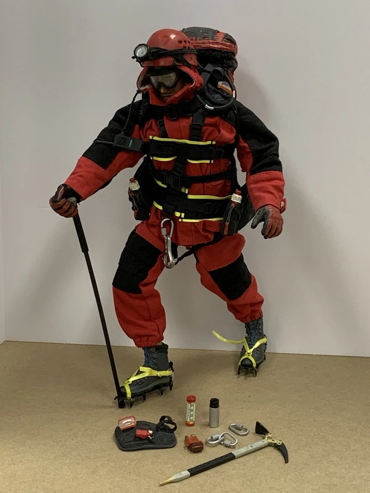 1/6 21st Century Mountain Climber Search & Rescue With Accessories Near Complete - Image 2 of 4