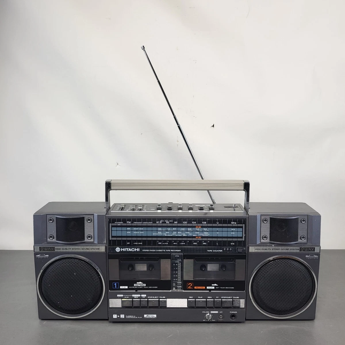 Radio-cassette Hitachi TRK-1410 - 4 Bandes - Made In Japan - Introuvable - Pour Collection