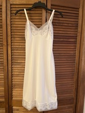 Vintage Movie Star Ivory Nylon and Lace Full Slip Size 32