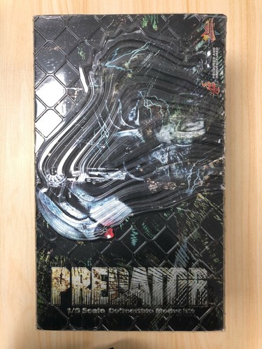 Hot Toys MMS 90 Original Predator 14 inch Action Figure NEW - Picture 1 of 3