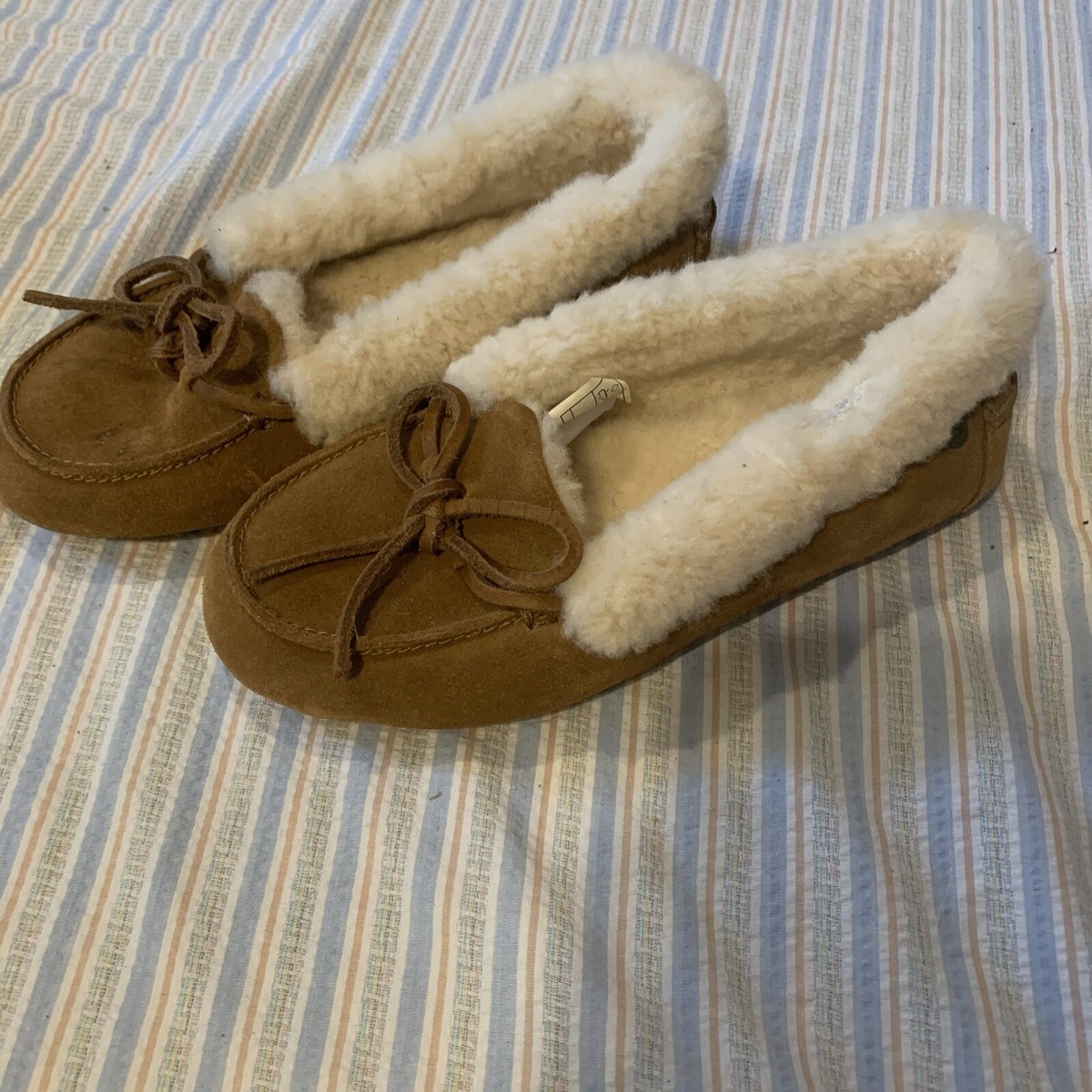 Ugg slippers, size 5 UGG Kid main image 2