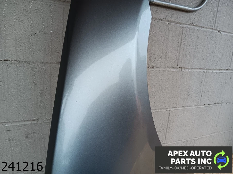 OEM 2006-2008 BMW 325i 3.0L RIGHT PASSENGER SIDE FENDER COVER PANEL Foto 3 de 4