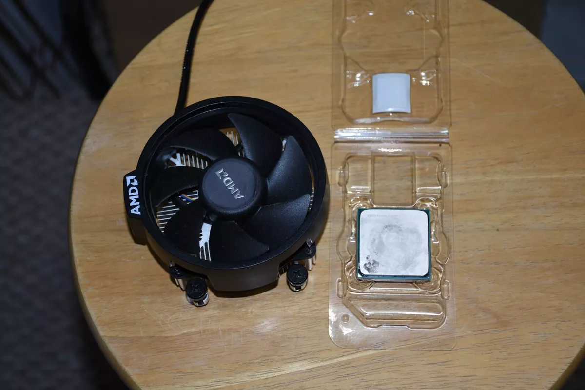 AMD RYZEN 5 1600 AF 3.2 3.6 GHz YD1600BBM6IAF Socket AM4 with Heatsink Fan