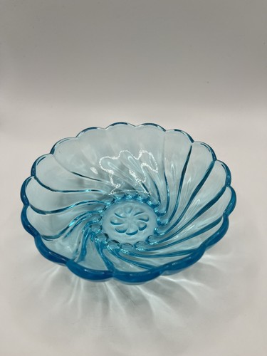 HAZEL ATLAS CAPRI BLUE SEASHELL GLASS SMALL DESSERT FRUIT BOWL 4.75" - Picture 5 of 18